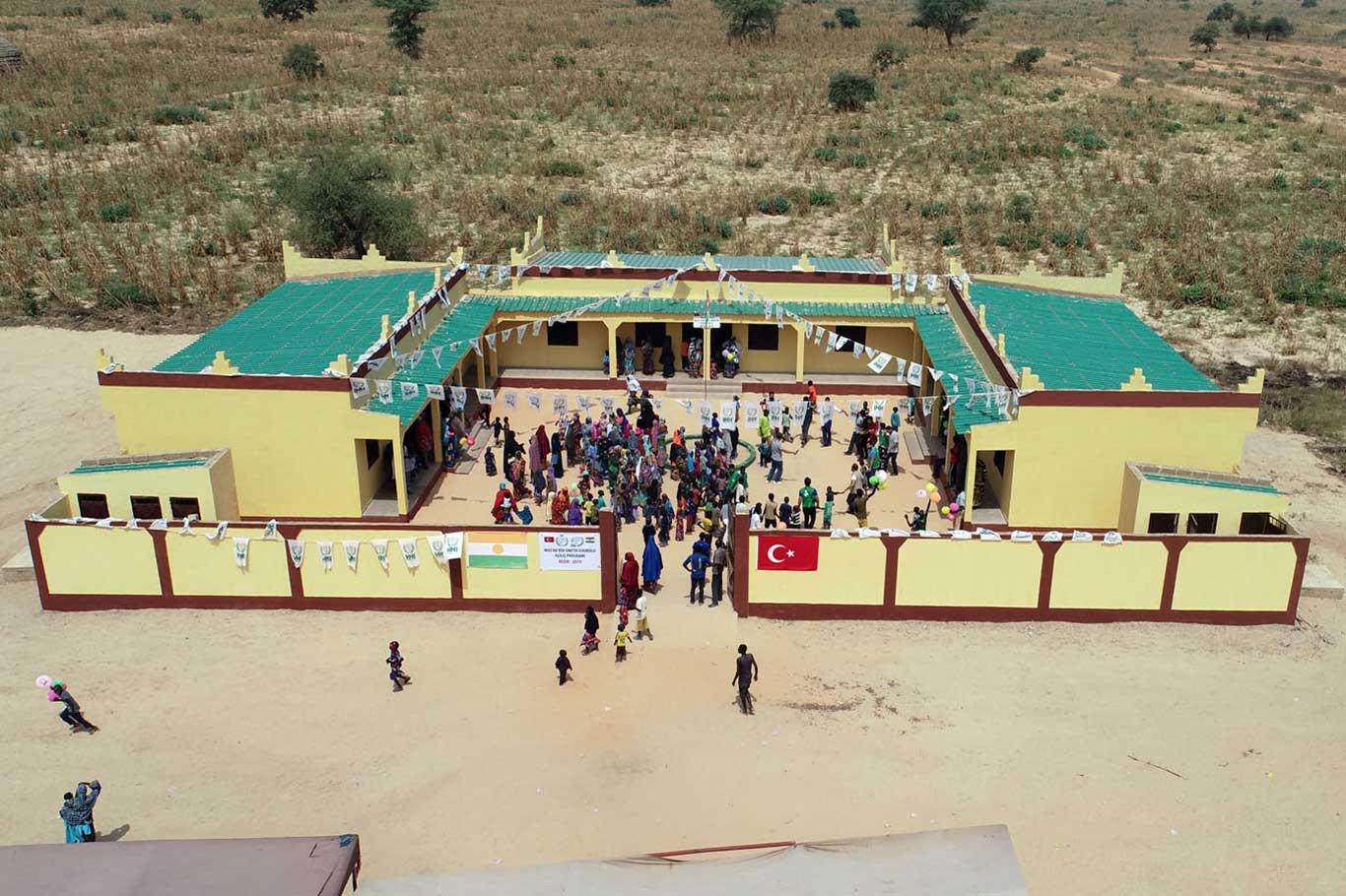 Nijer'de okul, cami ve sağlık ocağı açılışı